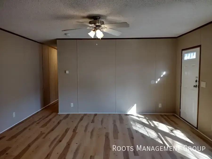 2308 Fredonia Ave - Photo 3 of 10