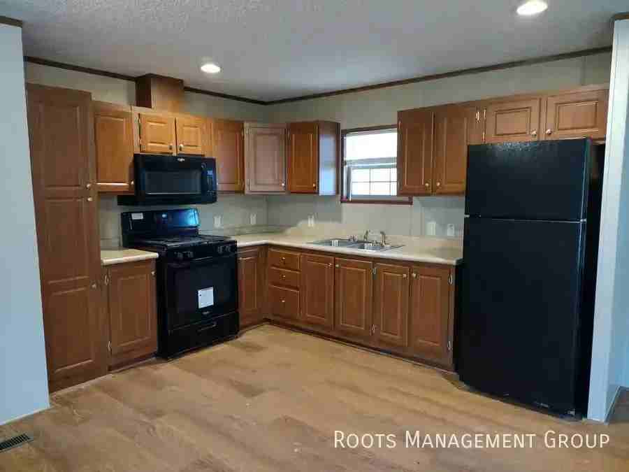 2321 Fredonia Ave - Photo 4 of 10