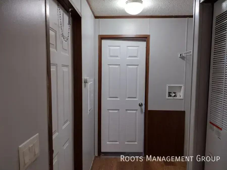 2321 Fredonia Ave - Photo 5 of 10