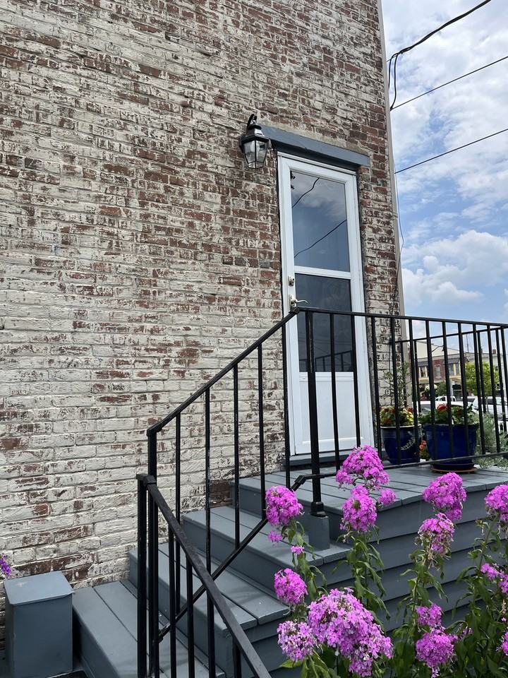 110 S Market St #1 - Photo 5 of 12