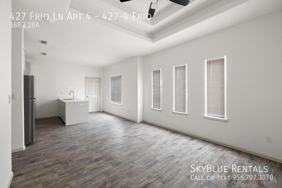 427 Frio Ln Apt 4 #427-4FRIO - Photo 3 of 8