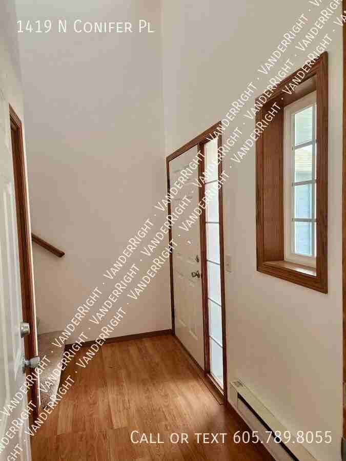 1419 N Conifer Pl - Photo 4 of 22