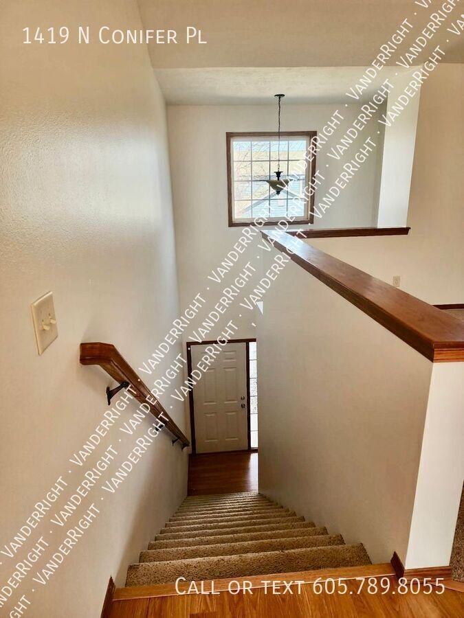 1419 N Conifer Pl - Photo 5 of 22