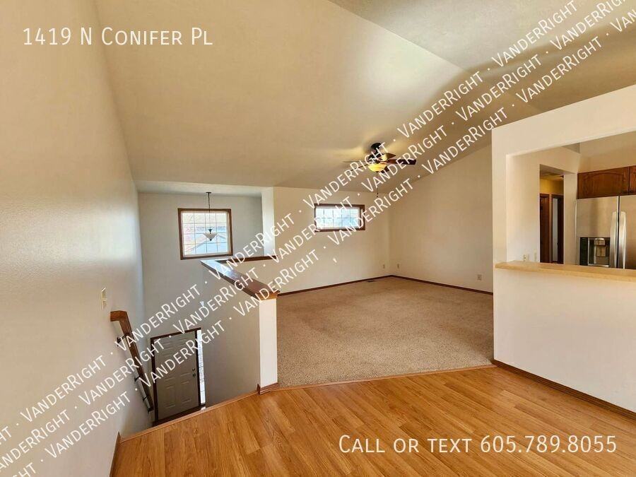 1419 N Conifer Pl - Photo 7 of 22