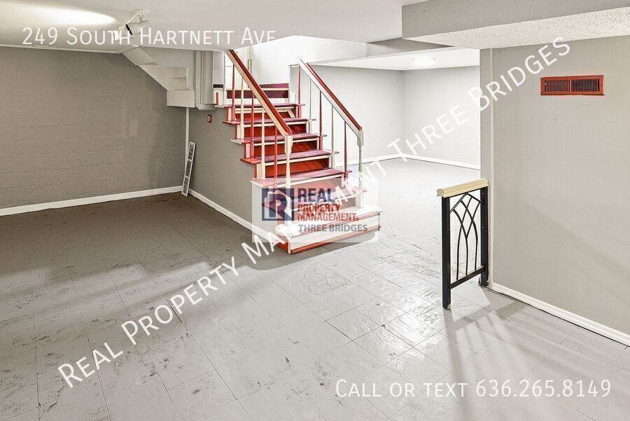 249 S Hartnett Ave - Photo 4 of 25