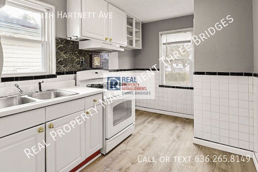 249 S Hartnett Ave - Photo 3 of 14