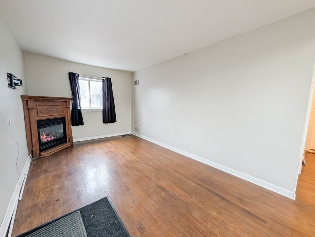 55 Ann St - Photo 3 of 14