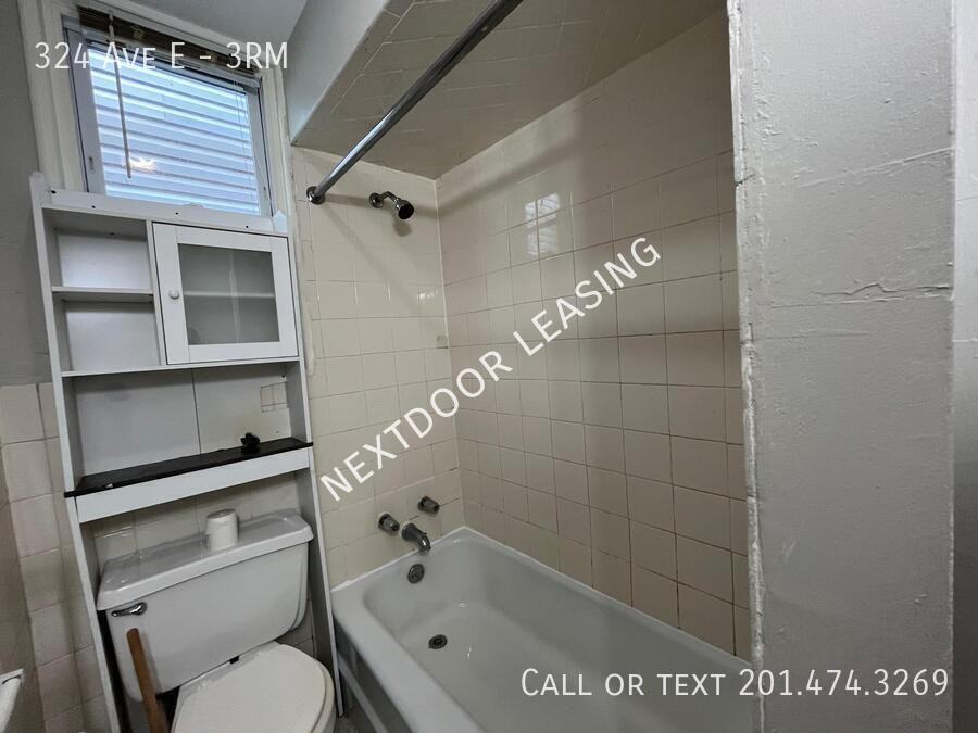 324 Avenue E #3RM - Photo 4 of 9