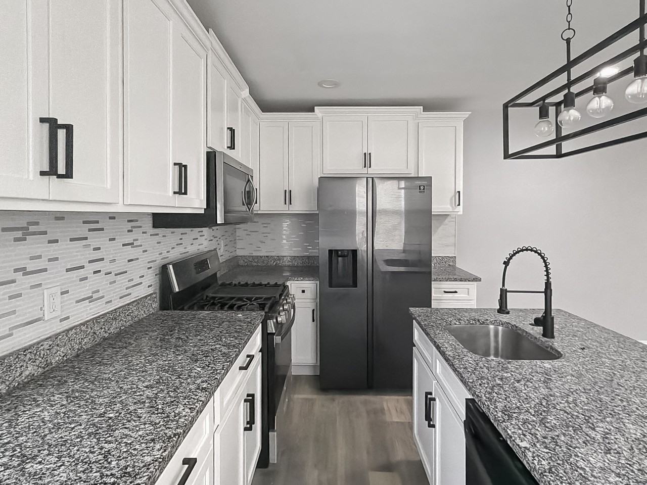 733 N Linwood Ave - Photo 6 of 25