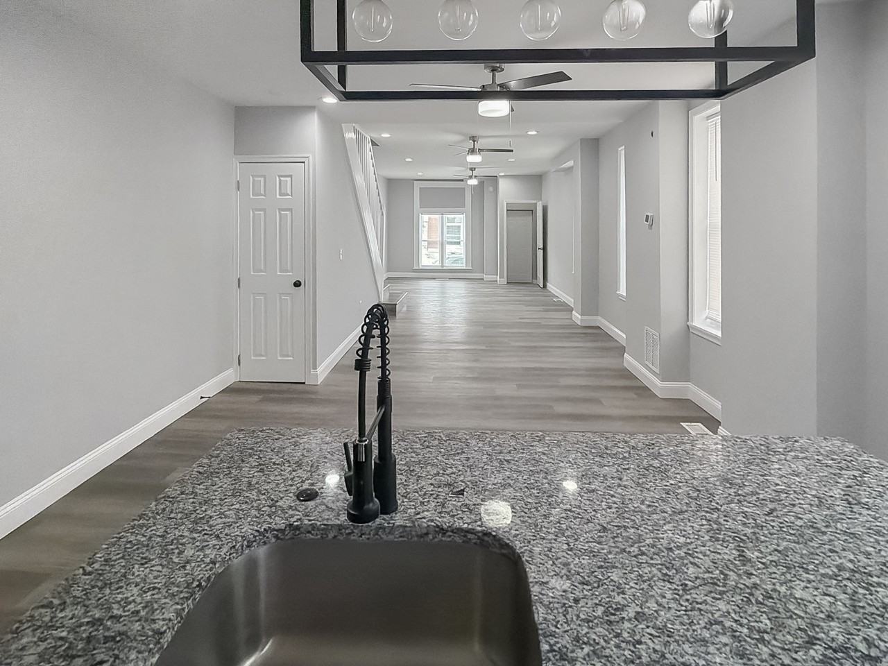 733 N Linwood Ave - Photo 7 of 25