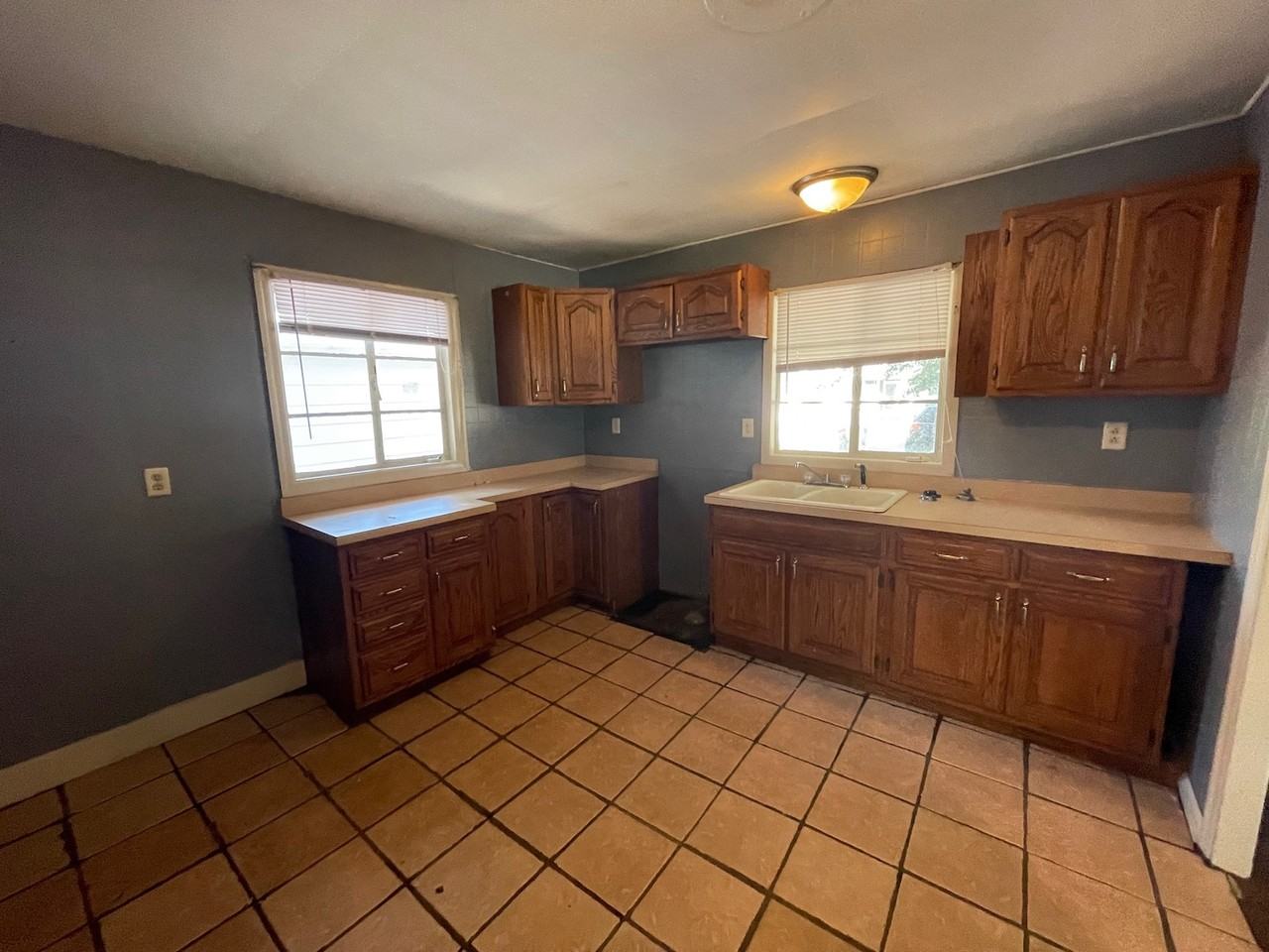 1001 E Voorhees St #W - Photo 2 of 16