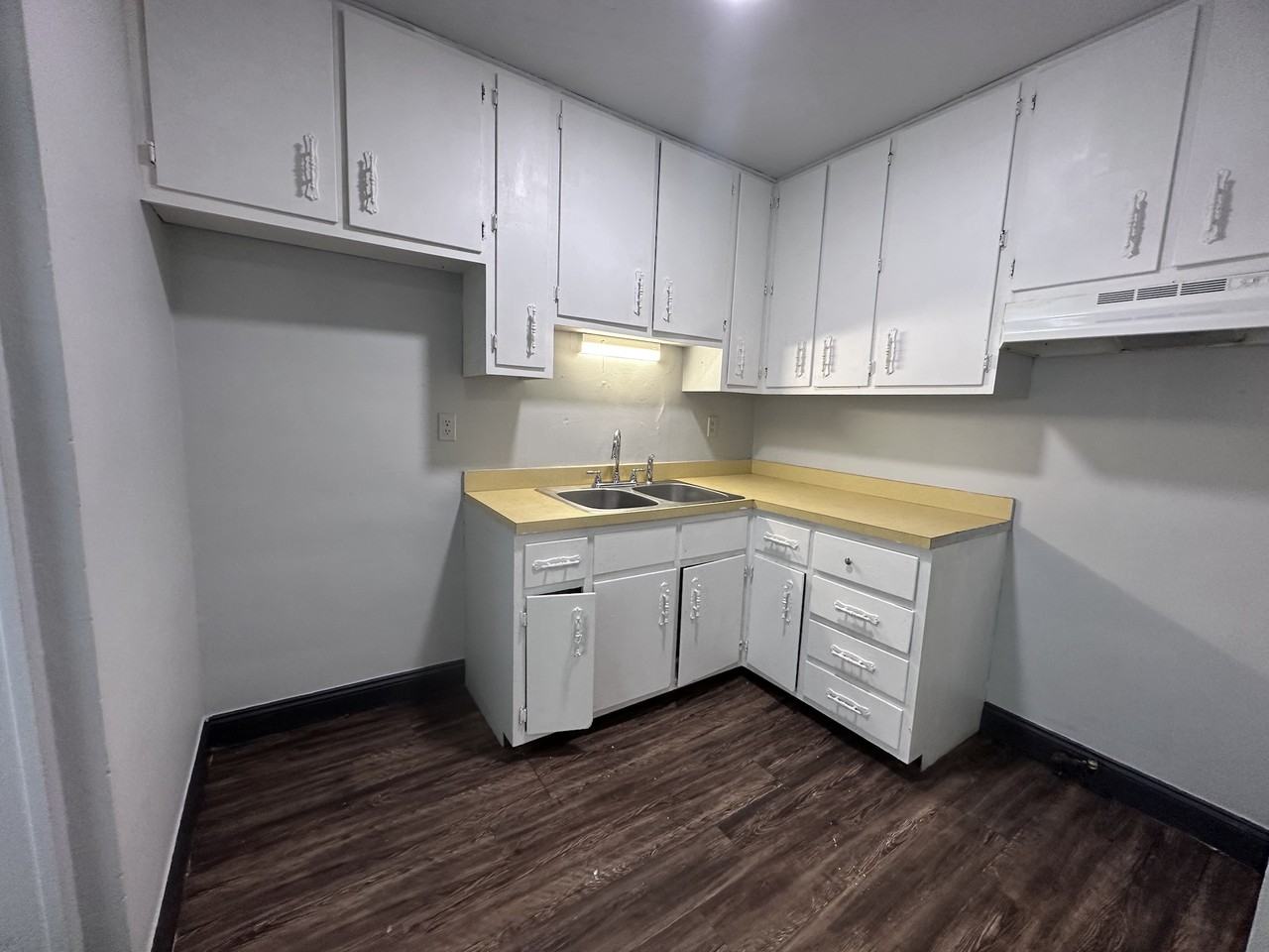 28 Delaware Ave - Photo 2 of 14