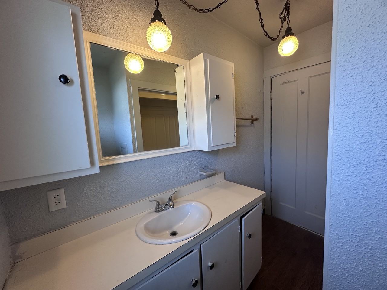 28 Delaware Ave - Photo 5 of 14