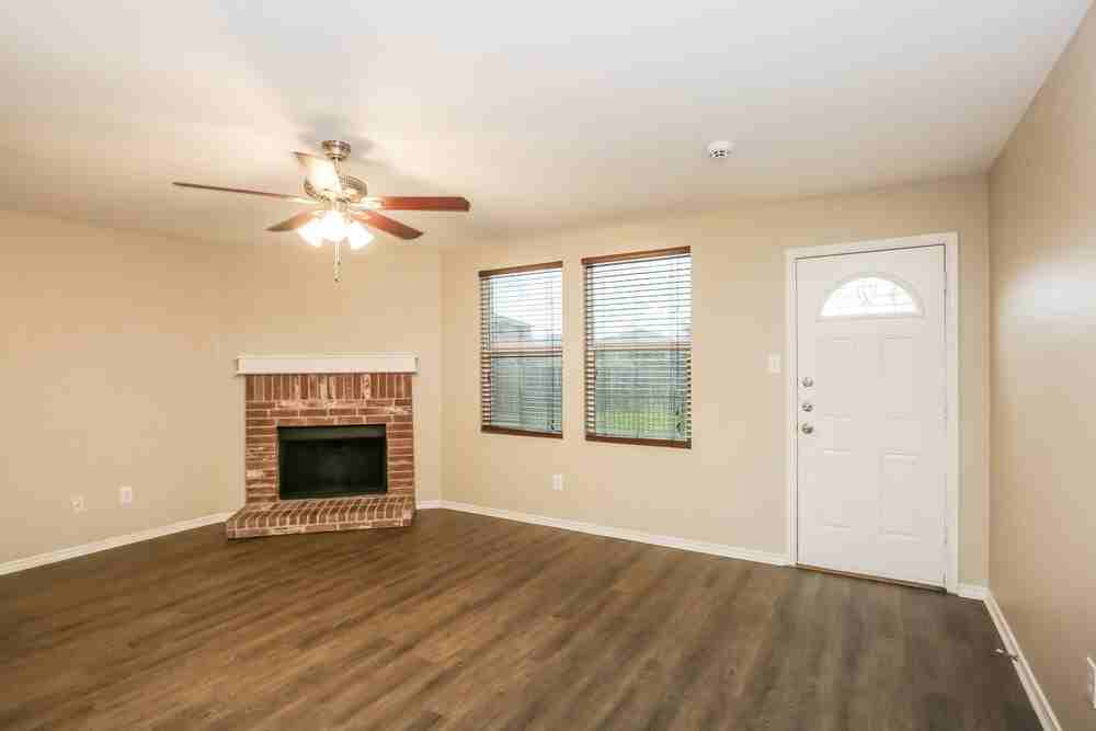 3032 Picket Fence Dr - Photo 4 of 17