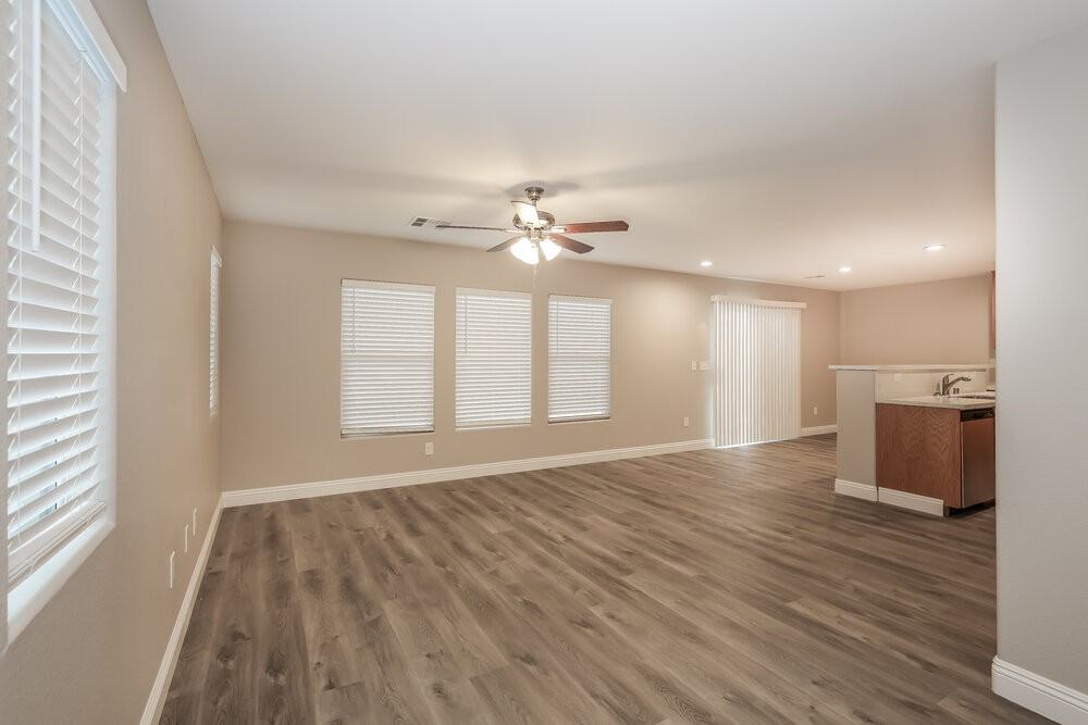 124 Icy River Ave - Photo 5 of 17