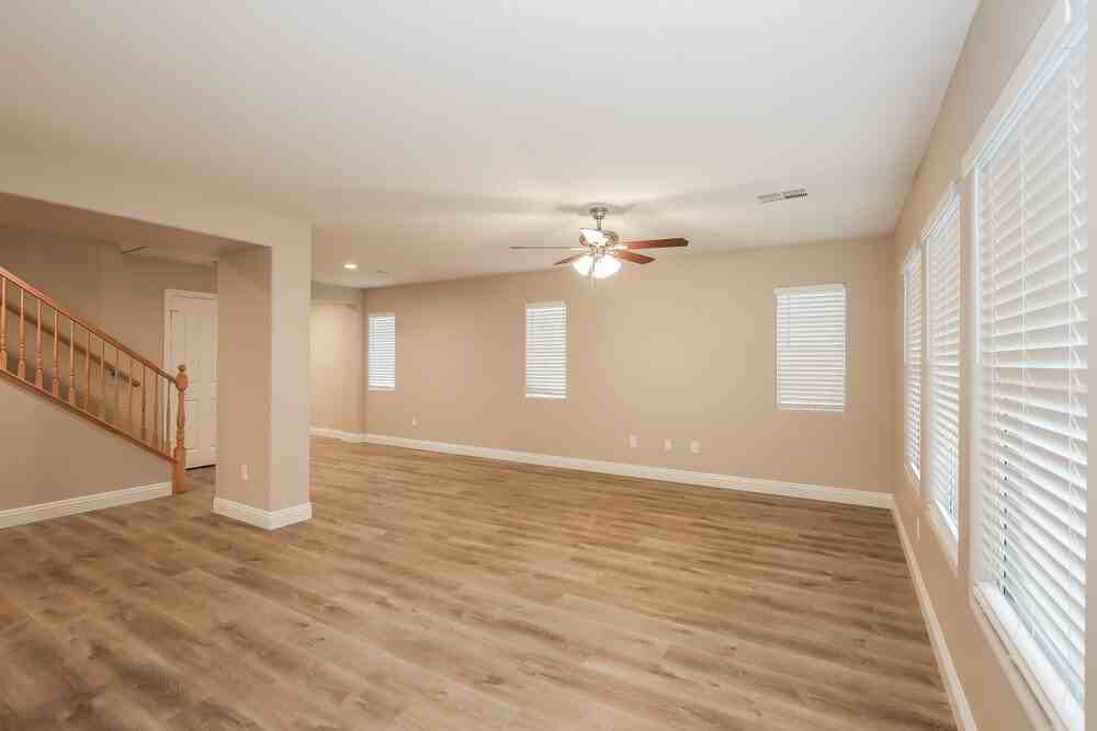 124 Icy River Ave - Photo 6 of 17