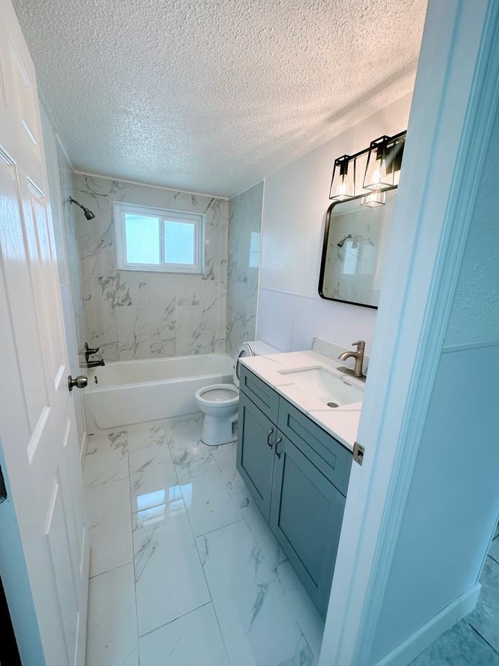 8341 Wilkins St - Photo 3 of 10