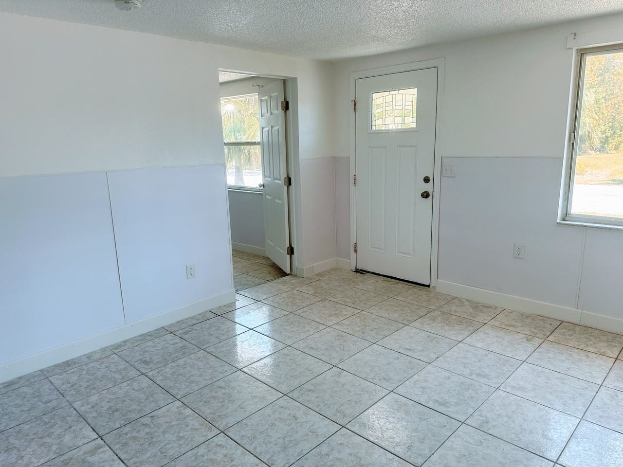 8341 Wilkins St - Photo 5 of 10