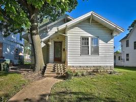 featured image of 509 E Washington St