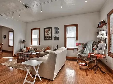 509 E Washington St - Photo 5 of 13