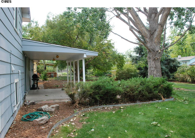 1305 Briarwood Rd - Photo 5 of 10