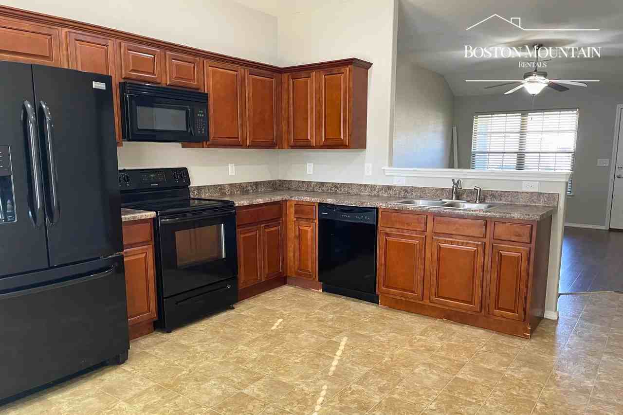 1121 S Apollo Dr - Photo 3 of 14