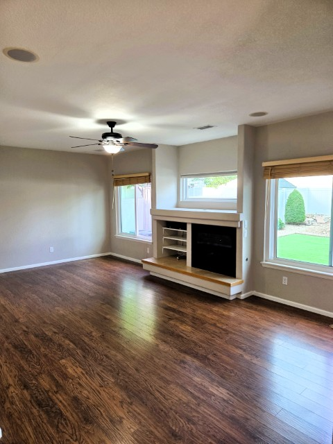 5263 Bahama St - Photo 6 of 24