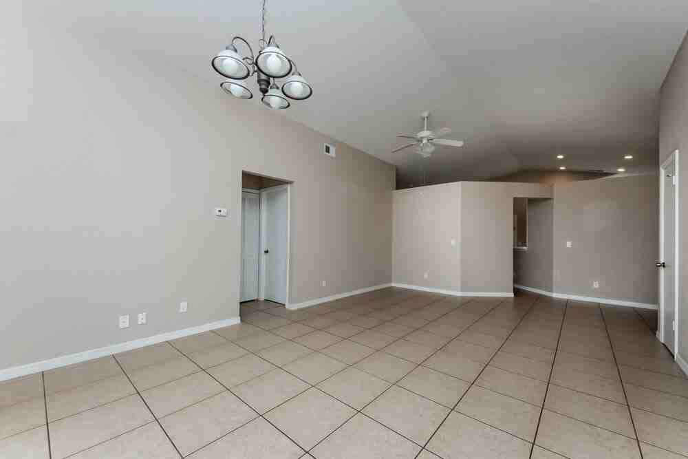 3100 Orchard Pl - Photo 5 of 16