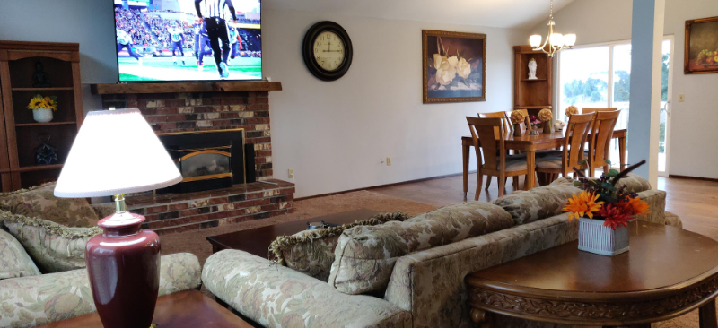 5021 59th Avenue Ct W - Photo 3 of 9