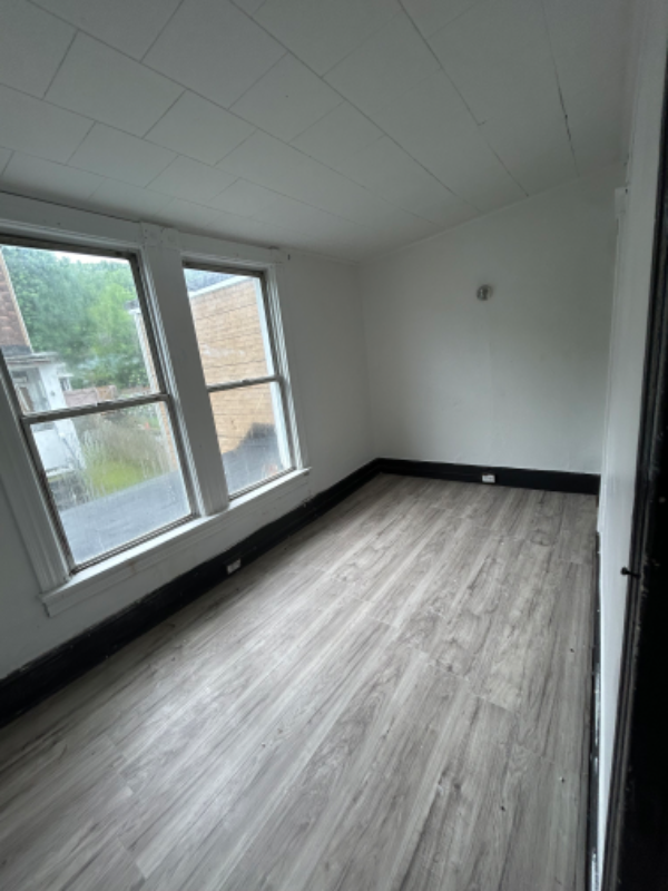 716 E Mahanoy St - Photo 6 of 17