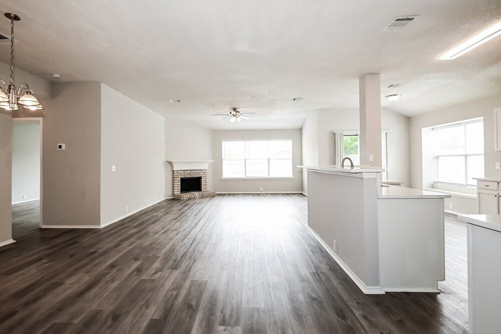 6730 Meadowcrest Dr - Photo 3 of 16