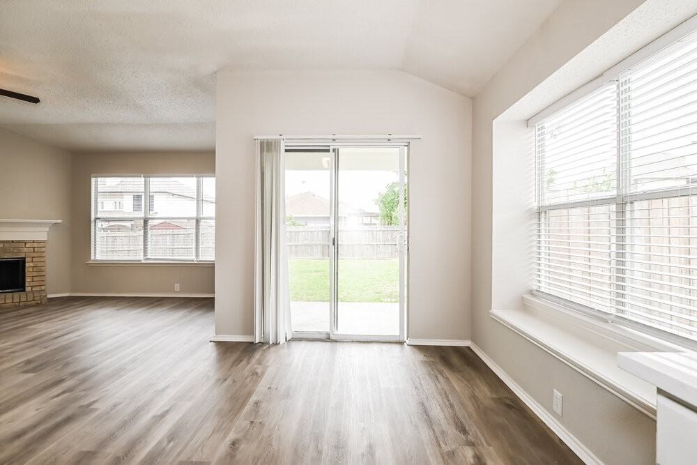 6730 Meadowcrest Dr - Photo 6 of 16