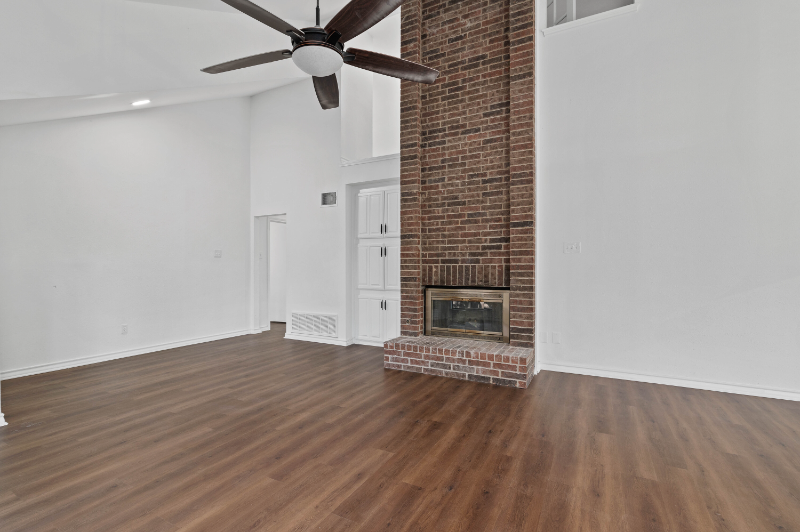 18904 Whitewater Ln - Photo 3 of 19