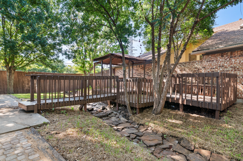 18904 Whitewater Ln - Photo 5 of 19