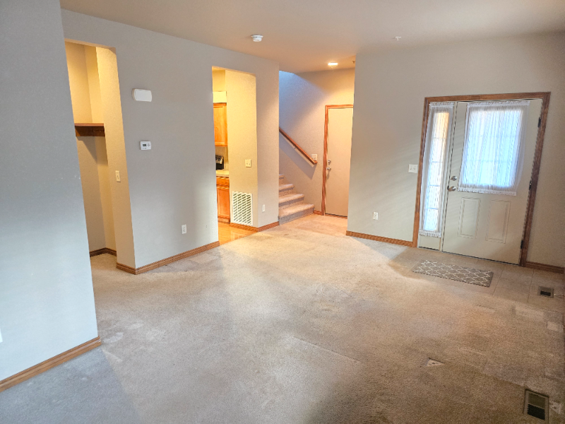 607 Cowan St #B3 - Photo 3 of 20