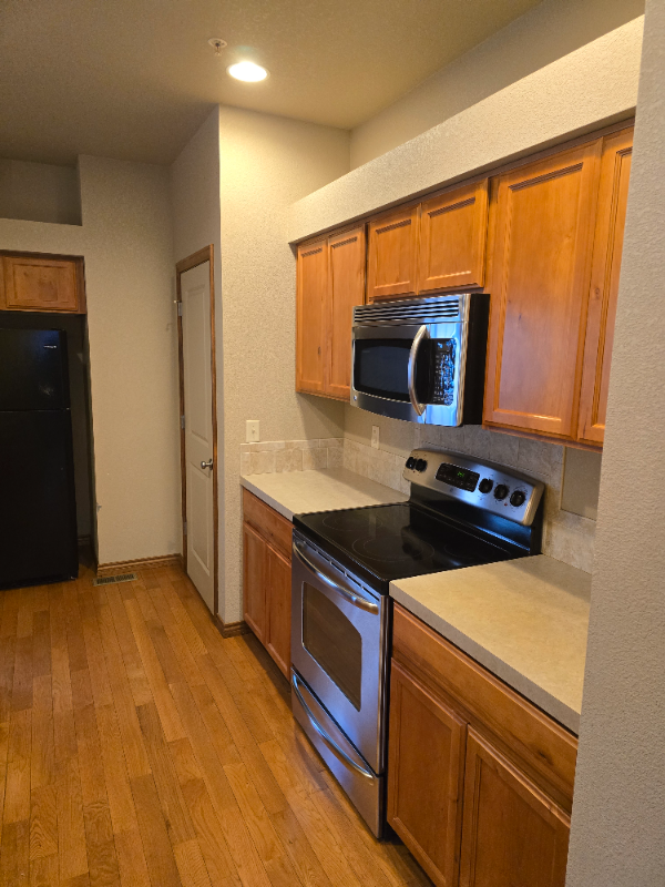 607 Cowan St #B3 - Photo 6 of 20