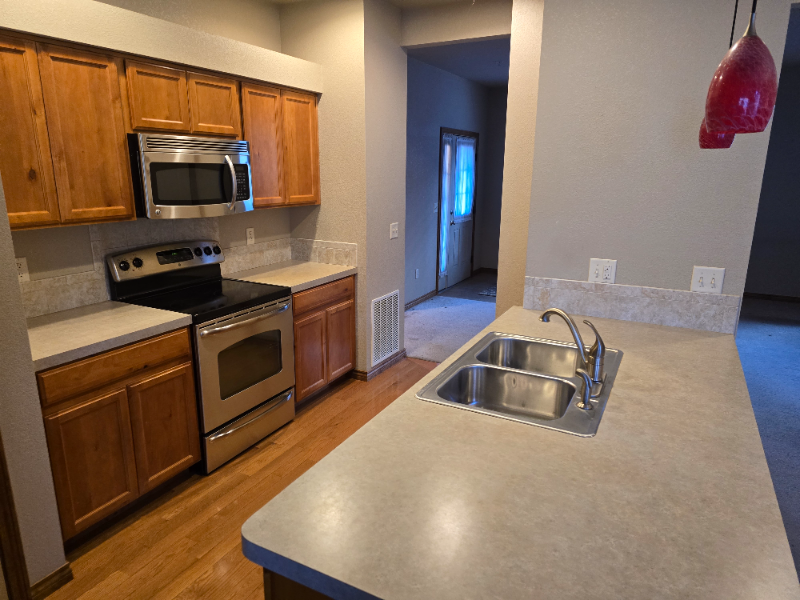 607 Cowan St #B3 - Photo 7 of 20