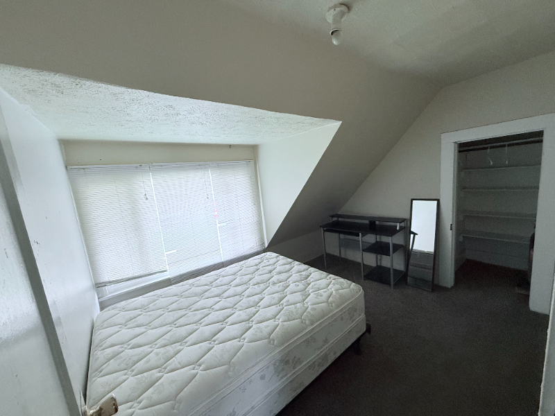 122 4th St #122 - Photo 5 of 10