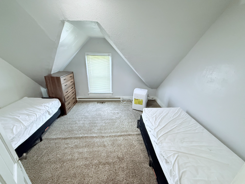 122 4th St #122 - Photo 6 of 10