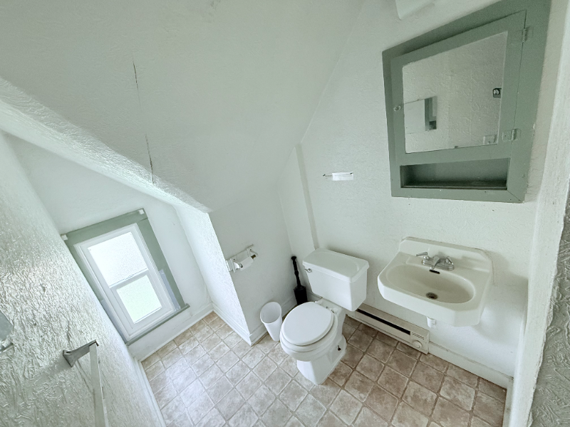 122 4th St #122 - Photo 7 of 10