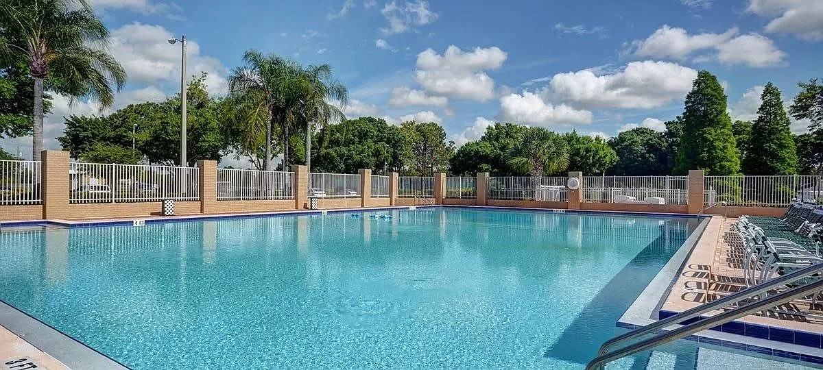 10916 Brickside Ct - Photo 4 of 15