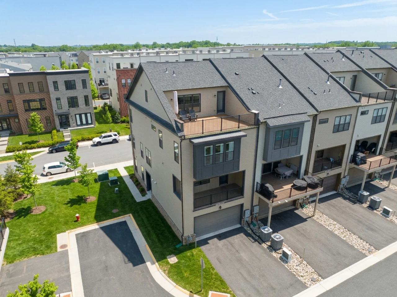 22962 Sullivans Cove Sq - Photo 3 of 19