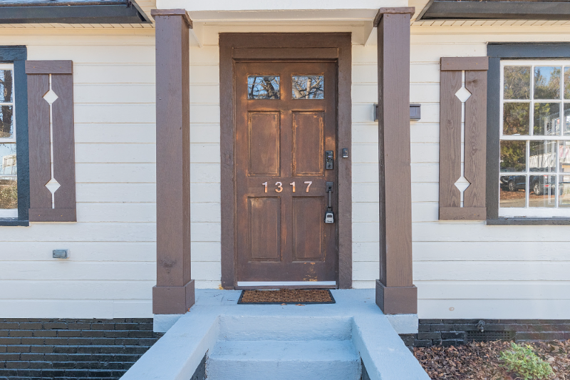 1317 W 4th St - Photo 2 of 14