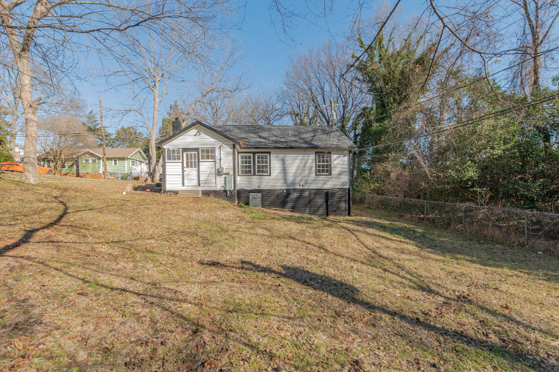 1317 W 4th St - Photo 4 of 14