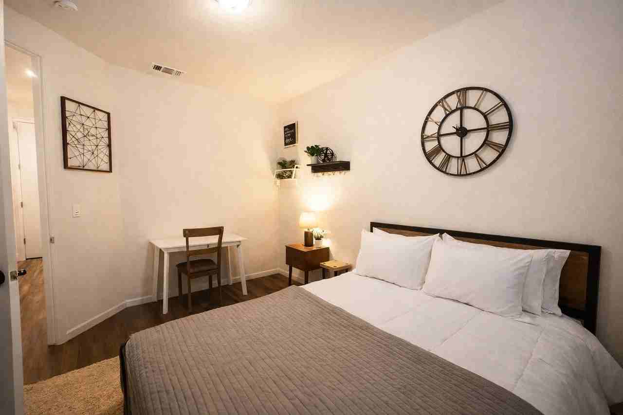 2 Toulouse Walk - Photo 3 of 10