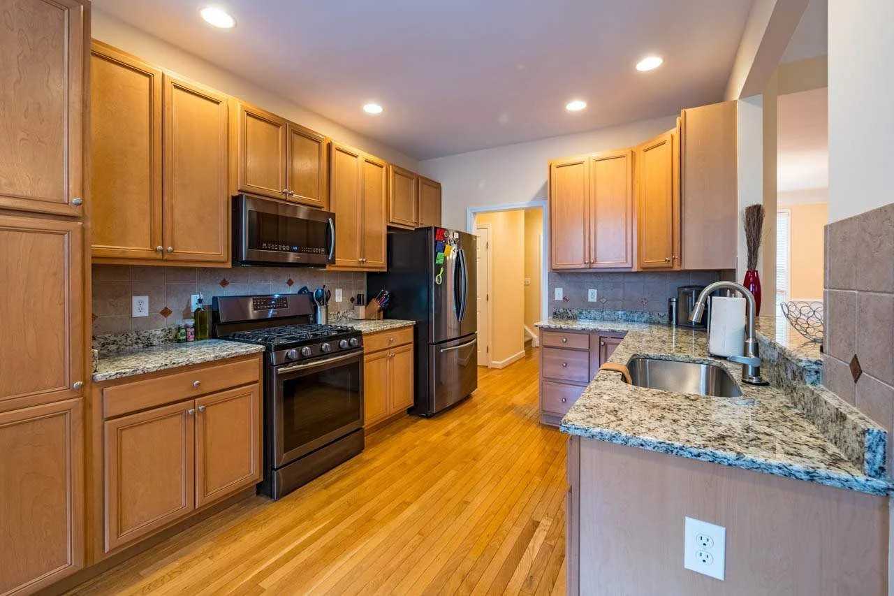 5904 Currin Fox Ct - Photo 4 of 17