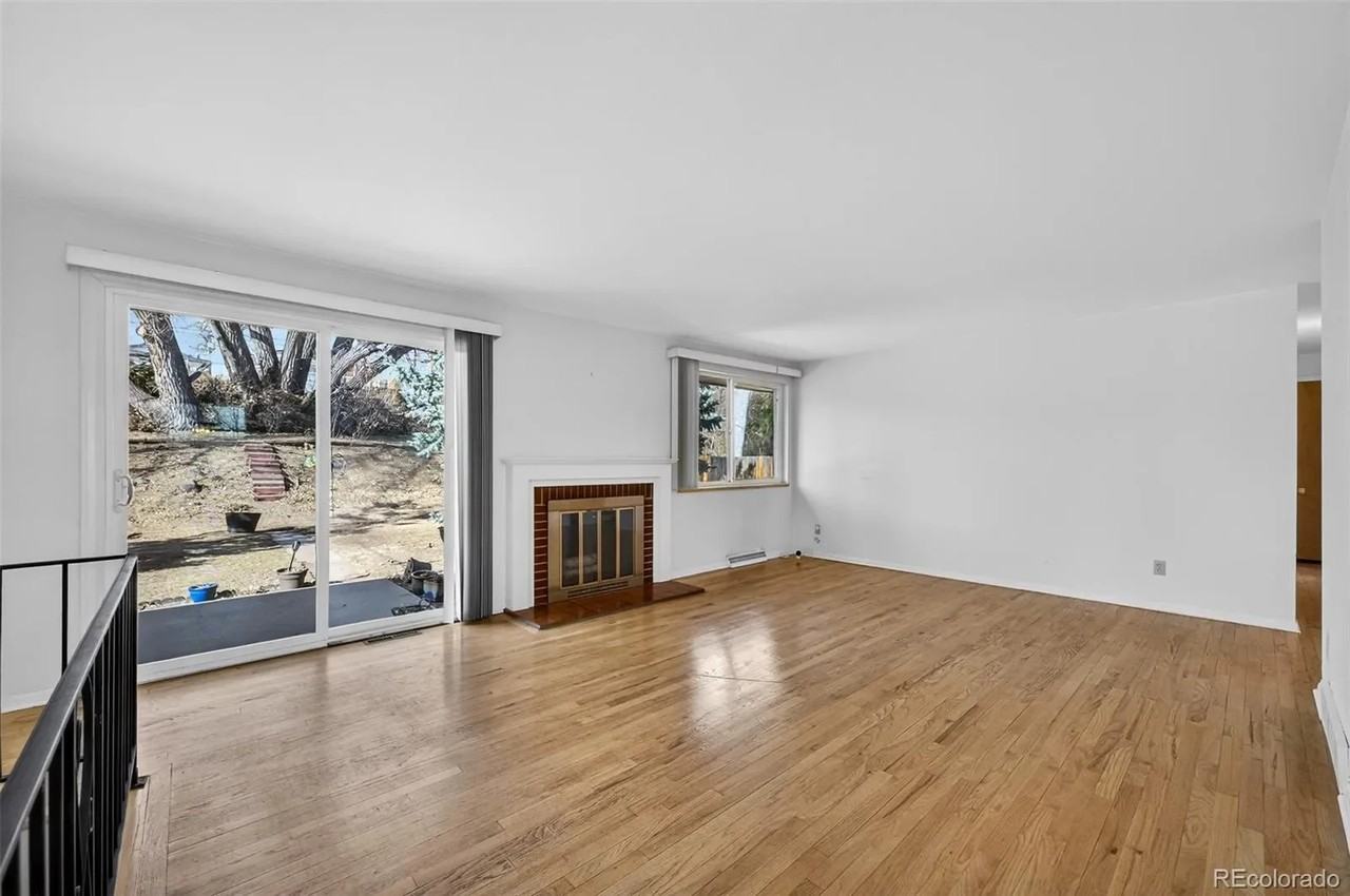 83710 Shoshone St - Photo 2 of 9