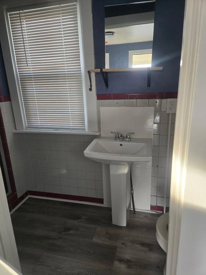 651 Benjamin Franklin Hwy #2 - Photo 2 of 2