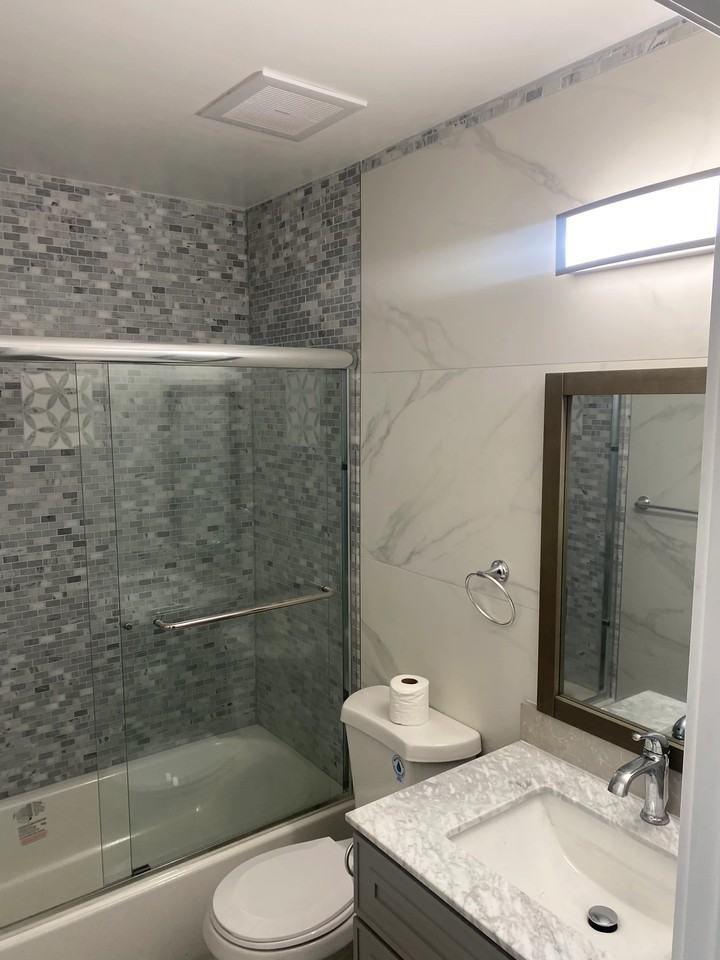 2204 E 24th St - Photo 5 of 12