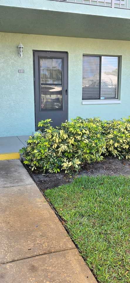 123 Caryl Way - Photo 2 of 37